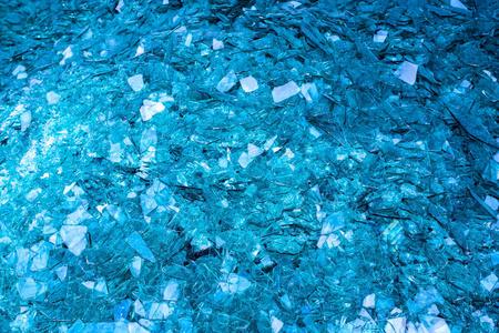 废玻璃工业用废玻璃回收形象,碎玻璃回收利用.照片